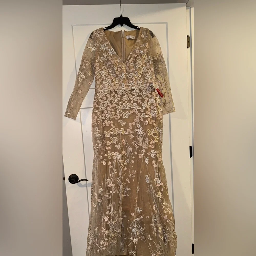 Mac Duggal Long Sleeve Lace Gown in Cream and White - Picture 6 of 9